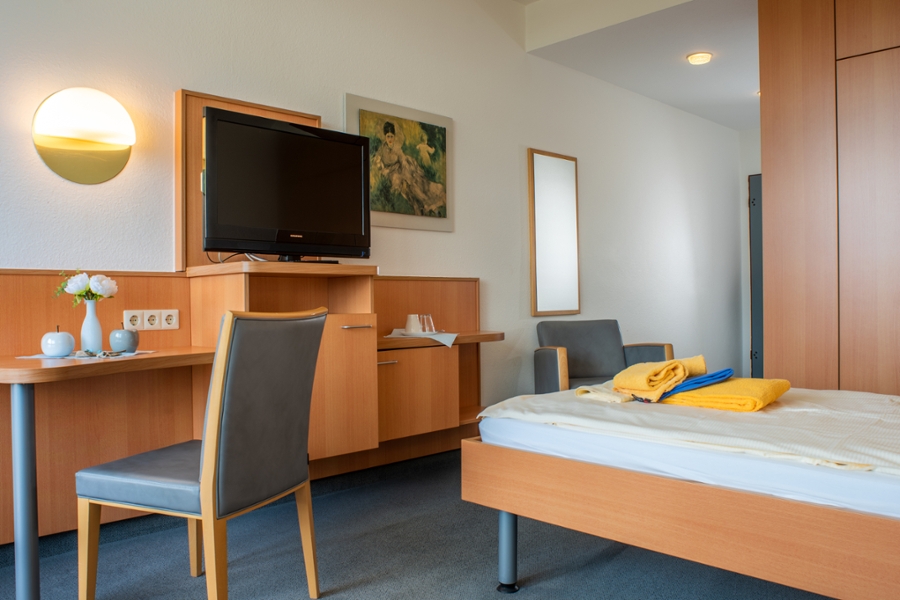 Ihr Zuhause auf Zeit: Blick in eines unserer wohnlich eingerichteten Zimmer. Ihr Zuhause auf Zeit: Blick in eines unserer wohnlich eingerichteten Zimmer.